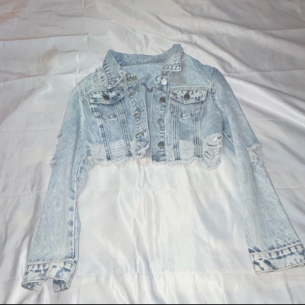 Light Blue Cropped Denim Jacket